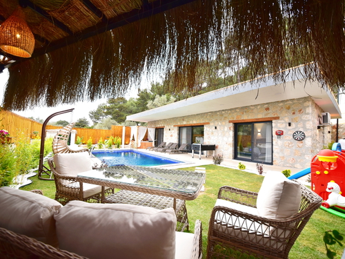  gece  -  Kasım
  | Kalkan Akbel'de Romantik Jakuzili Villa Tatili: Korunaklı Havuz ve Özel Anlar